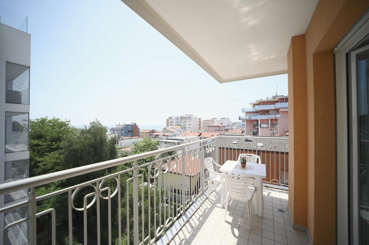 Residence Mariavittoria Lido di Jesolo Exteriör bild