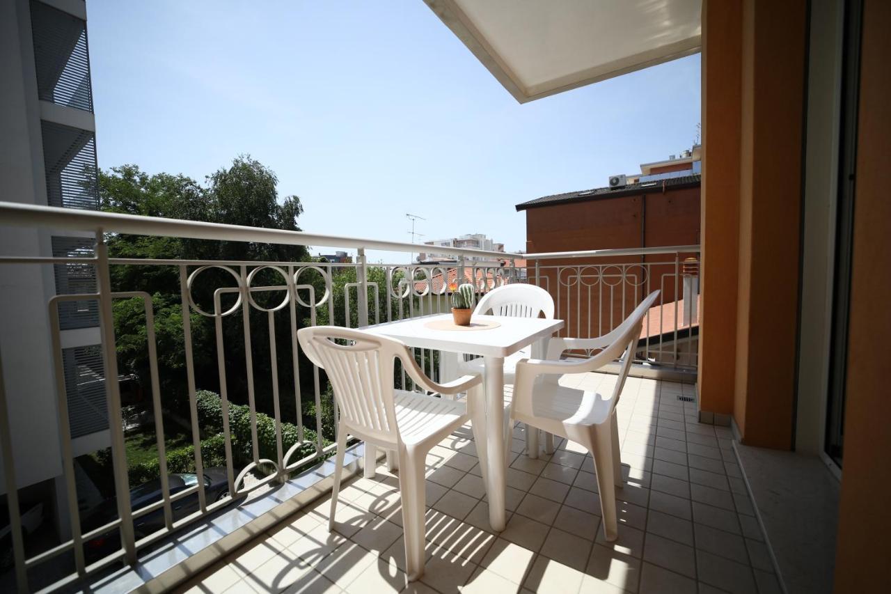 Residence Mariavittoria Lido di Jesolo Exteriör bild