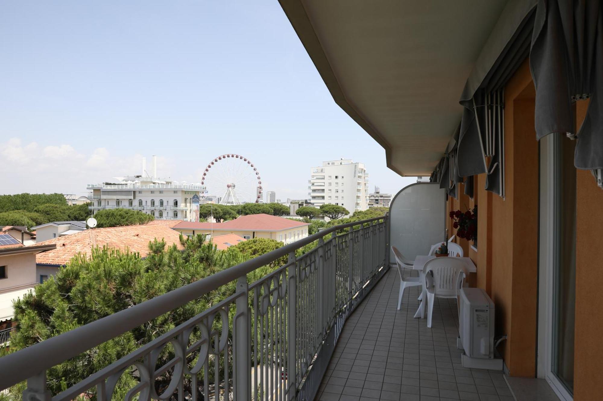 Residence Mariavittoria Lido di Jesolo Exteriör bild