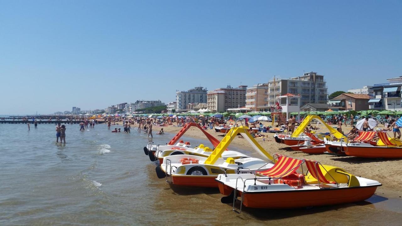 Residence Mariavittoria Lido di Jesolo Exteriör bild